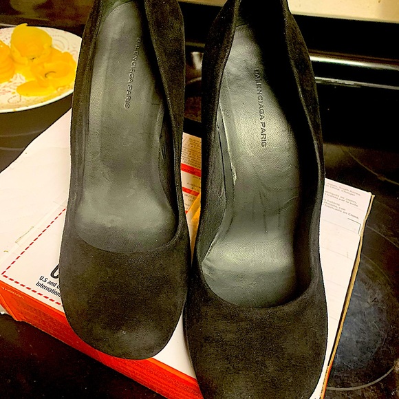 Balenciaga heels size 39 barely worn black suede